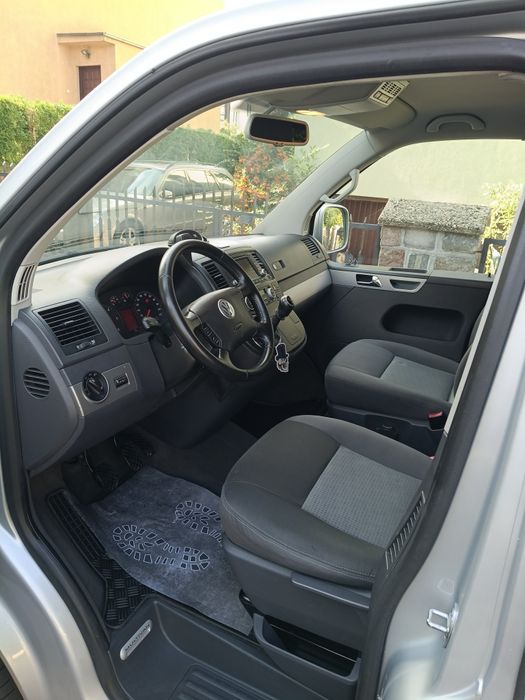 Sprzedam Volkswagen multivan T5 2007 rok