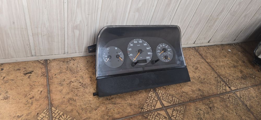 Licznik  zegar  Mercedes Sprinter VW LT 35 46. 2D09198    60R