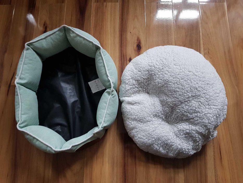 Legowisko dla psa kota w zielone paski Paw Prints wyjmowana poduszka