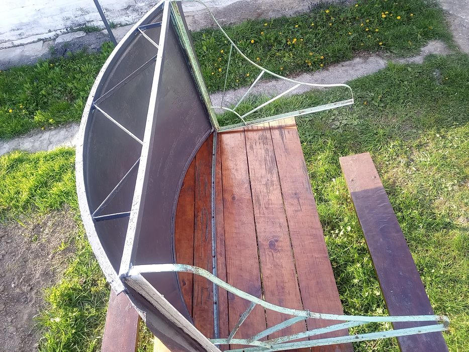 козырёк над дверью