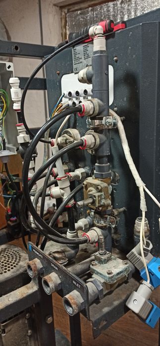 Відновлення та сервіс промислових і комерційних систем зворотного осмо