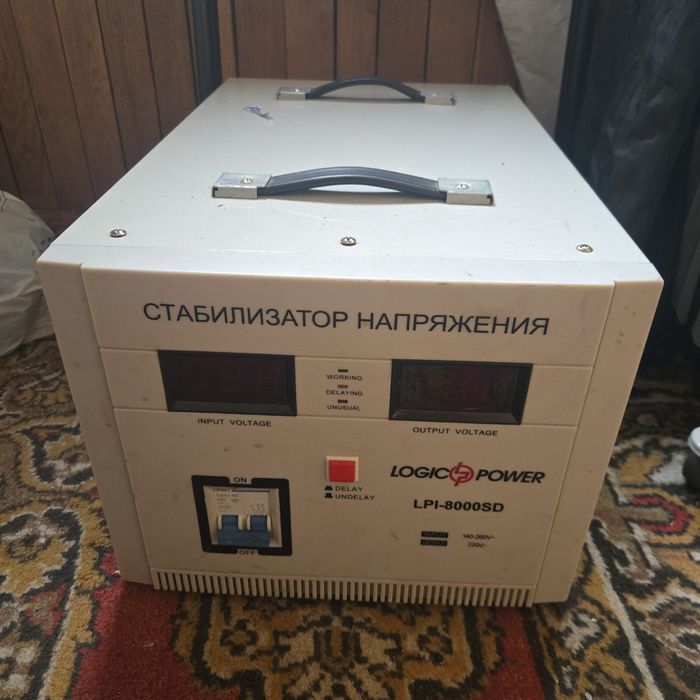 Стабилизатор напряжения 8000 Logic Power