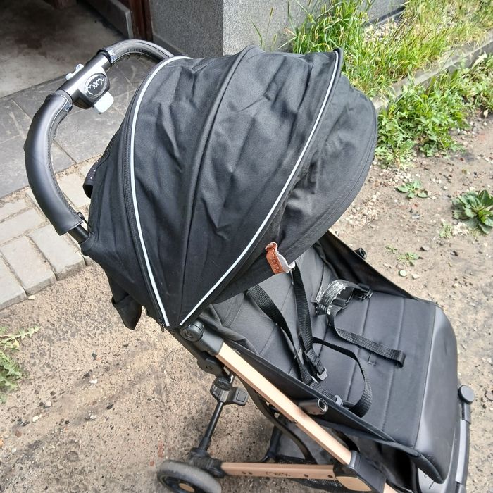 Wózek spacerowy momi