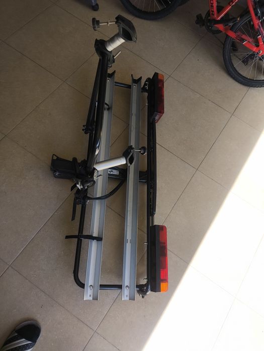 Porta bicicletas para bola de reboque