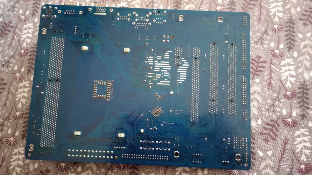 Комплект ASRock N68-S3 UCC / AMD Athlon II X2 215