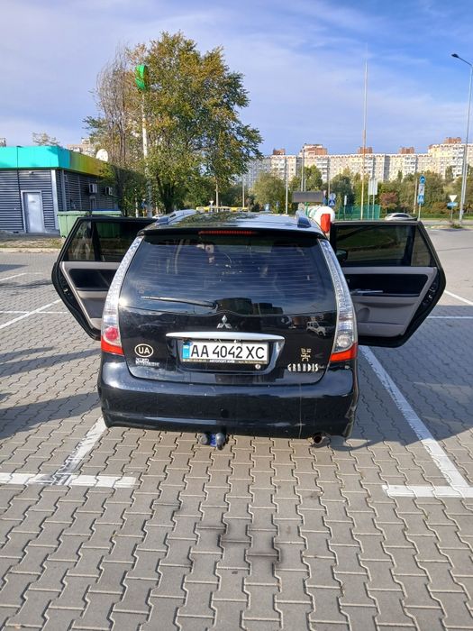 Mitsubishi grandis