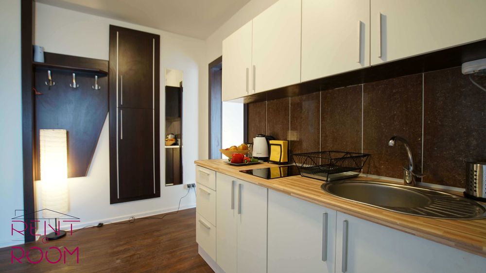 RENTAROOM.PL ENG RUS duży pokój z balkonem Manufaktura ul.Zachodnia