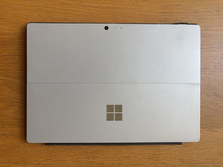 Microsoft Surface Pro 4 com teclado