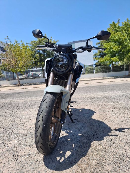 Honda CB125R 2022