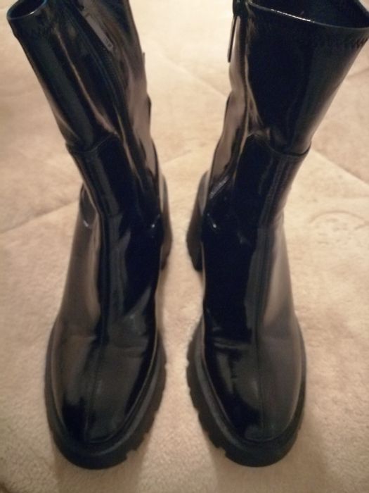 Botas pretas  de verniz