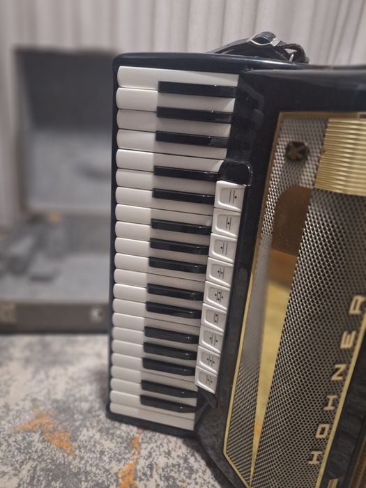 acordeão Hohner Lucia IV P.