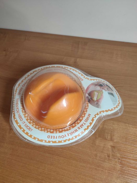 Uchwyt na butelkę do karmienia dziecka – Free Hand Bottle Holder
