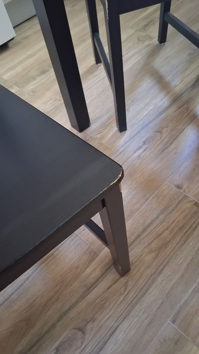 Mesa BJURSTA extensível e cadeiras