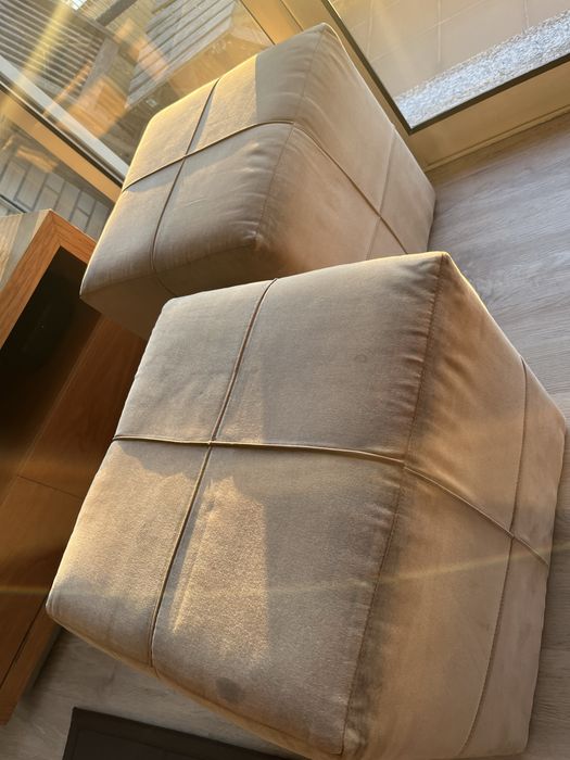 Bancos tipo “Pufes” de sala 45x45x45cm (2 unidades)