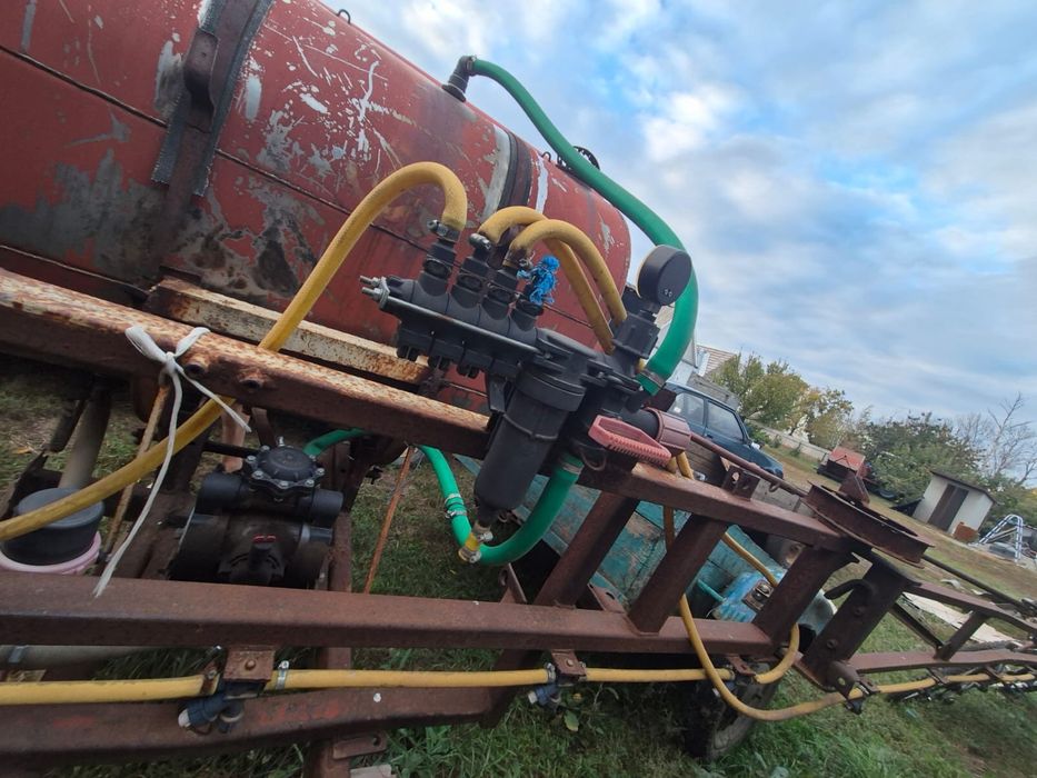 Культиватор, сівалка, оприскувач