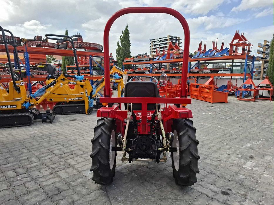 Trator Yanmar F13ED 4x4 | Aro de proteção | Pneus Novos| Compacto