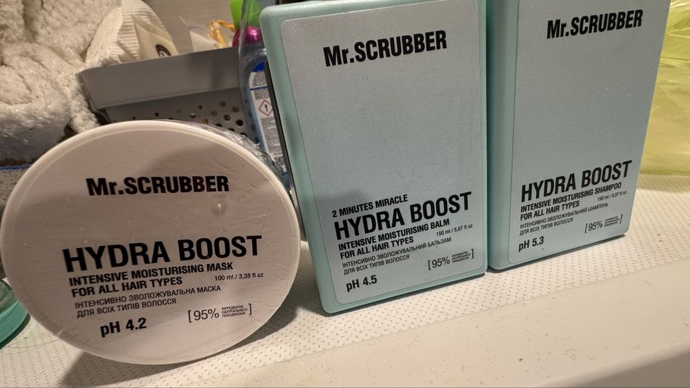 подарунковий набір , дорожній тревел набір ,mr scrubber hydra boost нове з гарними сроками шампунь кондиціонер 150 мл маска 100 мл