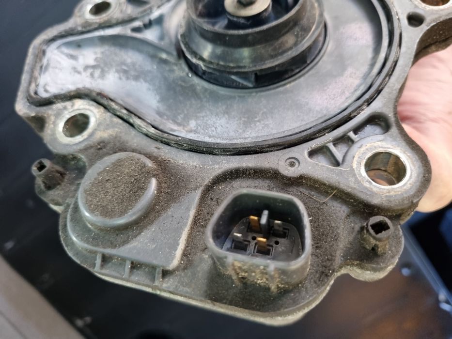 Pompa wody elektryczna Oryginalna Toyota Aisin Prius 3 demontaż