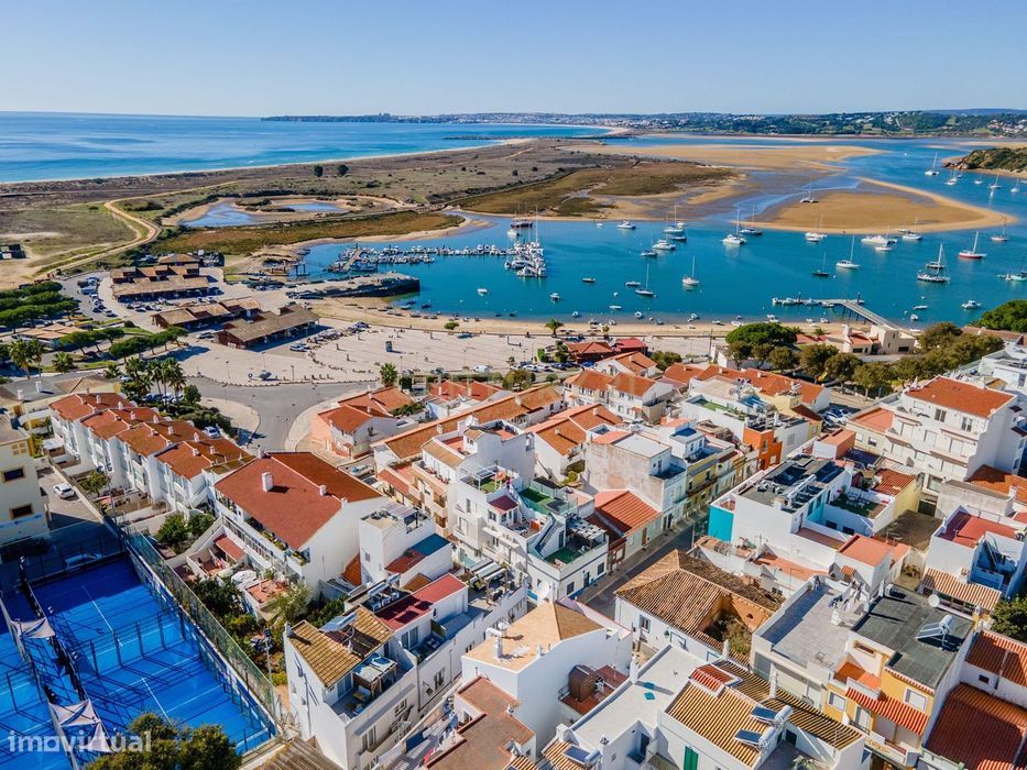 Excelente oportunidade, moradia com vista Ria e Mar no centro de Alvor