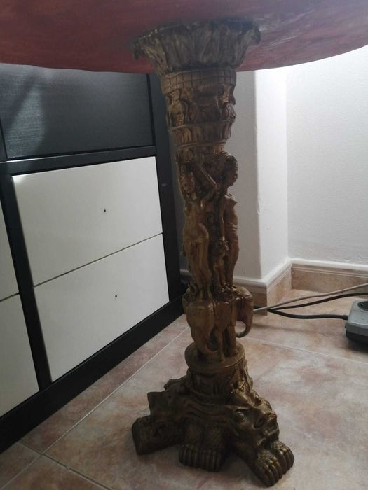 Mesa de apoio antiga dourada