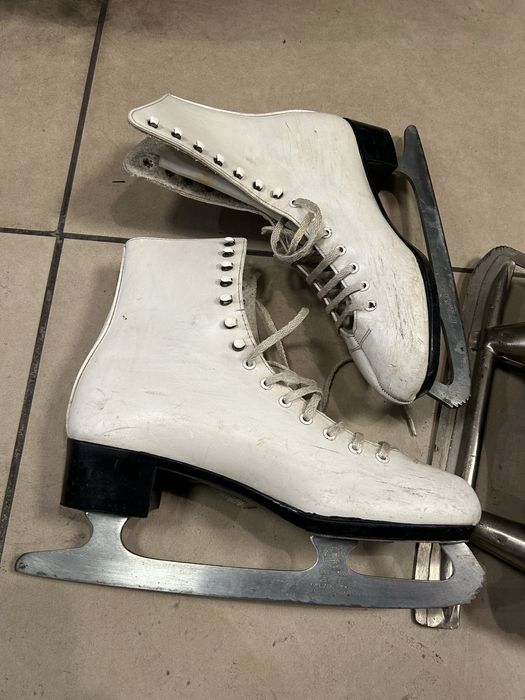 Детские коньки, клюшки