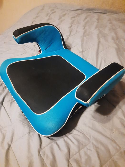 Автокрісло дитяче, бустер в авто