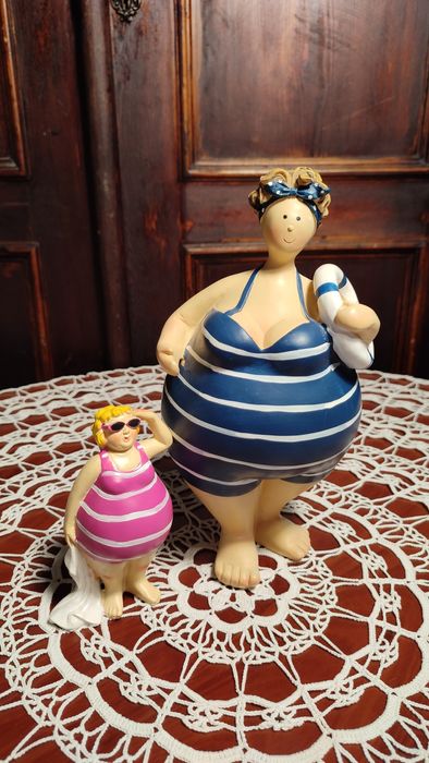 Figurka plażowiczki