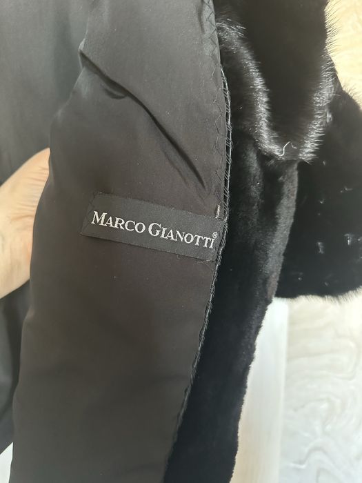 Продам жіночу норкову шубу