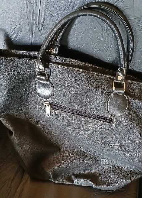 Mala como nova. Preto e branco