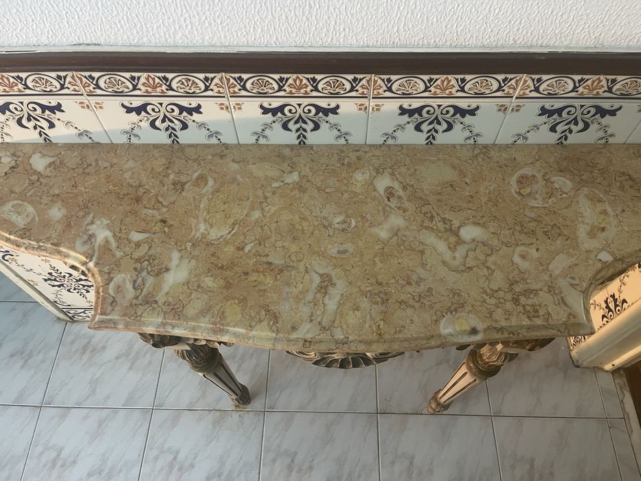 Aparador/ consola em marmore