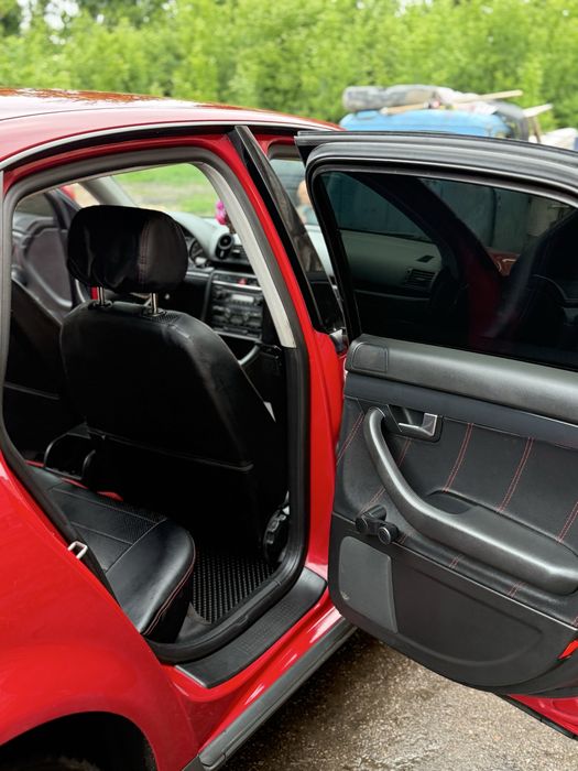 Ауді а4 б6 2001 1.6 бензин,в гарному стані