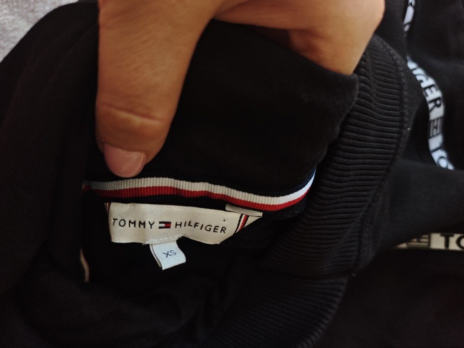 Tommy Hilfiger czarna bluza  z kapturem bawełna asymetryczne taśmy Y2K