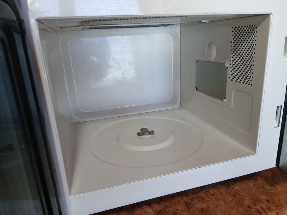 Микроволновка Saturn. Рабочая