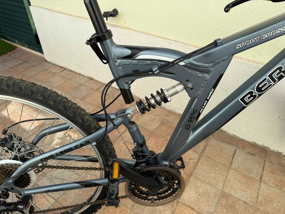 Bicicleta BTT aluminio travão disco e suspensão total