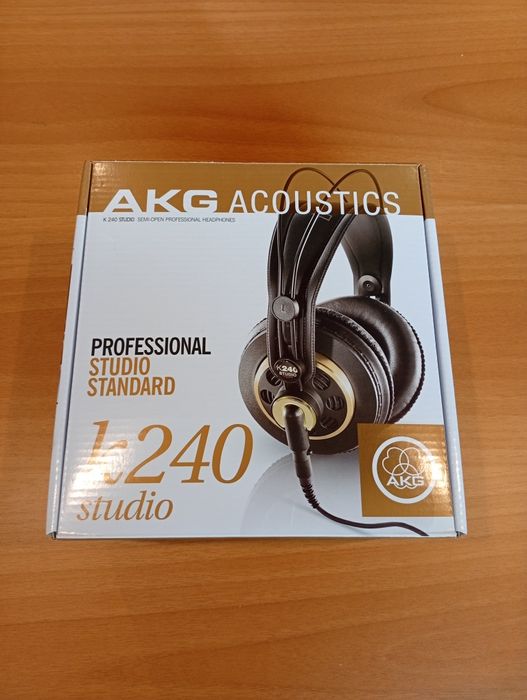 Fones AKG K-240 Studio Novos