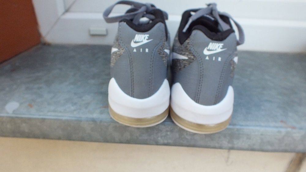 Super buty sportowe marki Nike Air max roz 40,5