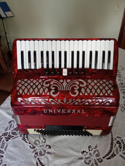Acordeão universal