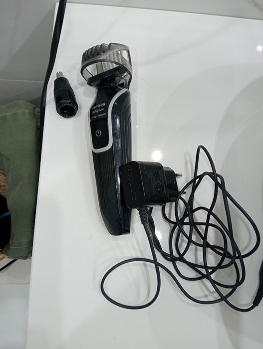 Carregador aparador barba Philips Multigroom