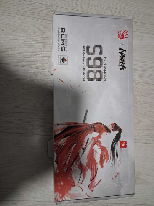 Продам  игровую клавиатуру Bloody Naraka S