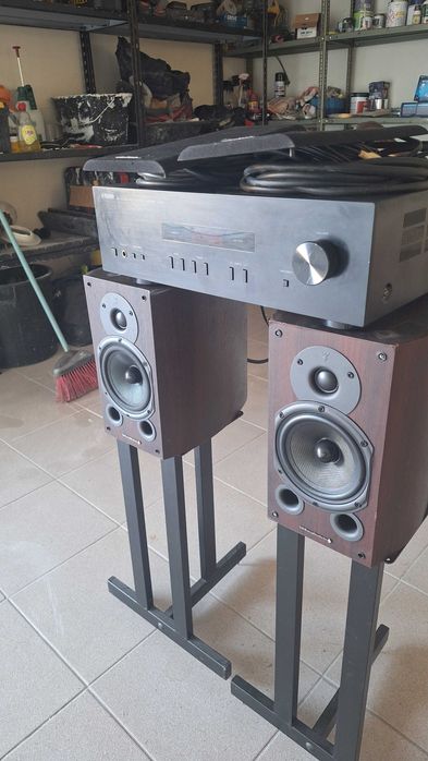 Yamaha Amplifier A S201 com 2 colunas