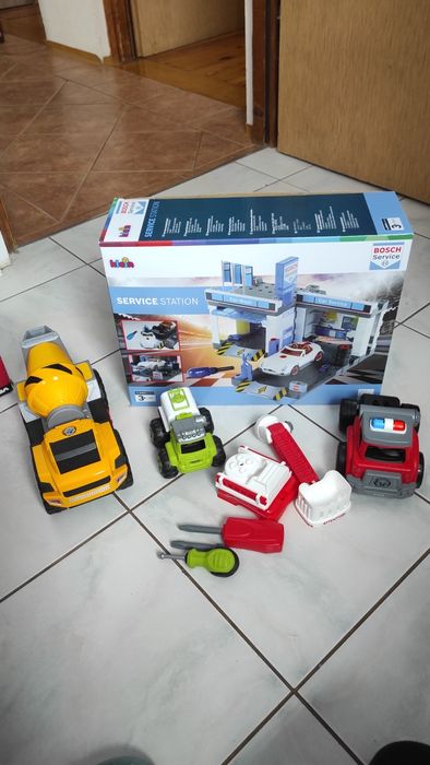 Service station Bosch zabawka warsztat myjnia samochodowy autka do skr