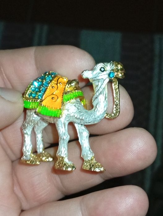 Mini Camelo com brilhantes