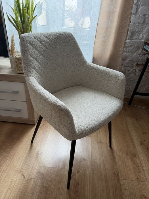 Krzesło naturlana biel boucle