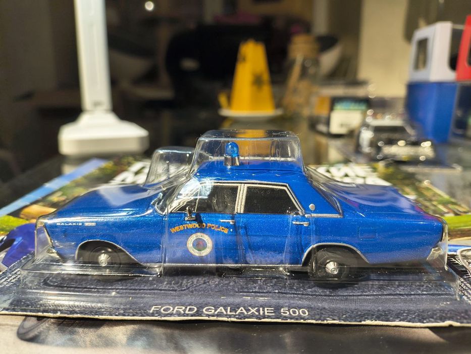 Масштабна модель авто Ford Galaxies  500 Police. Deagostini
