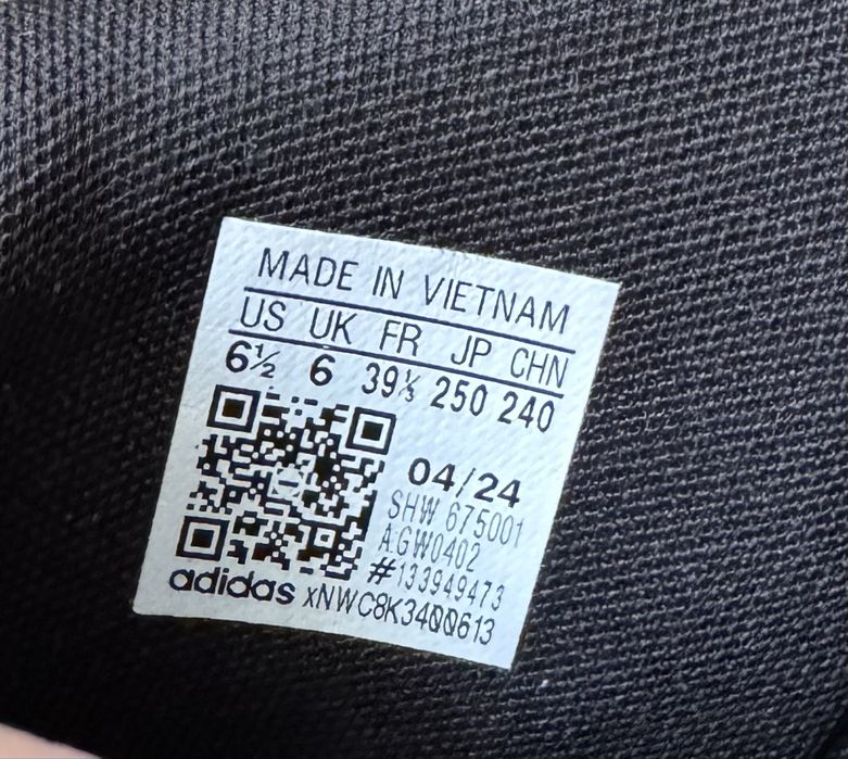 Підліткові черевики кросівки Adidas Hoops 2024 р. р.39,5(25,5 см)