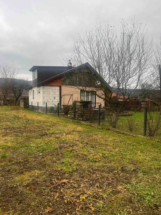 Продаж будинку в с. Крушельниця з великою ділянкою