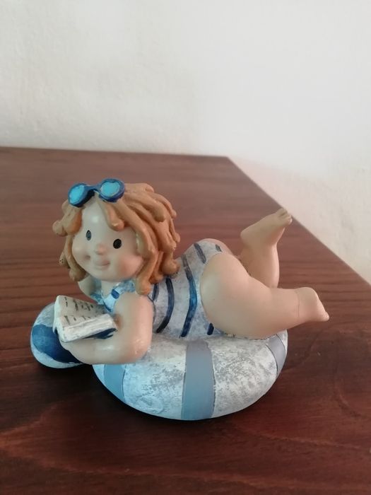 Boneca decorativa em esferovite