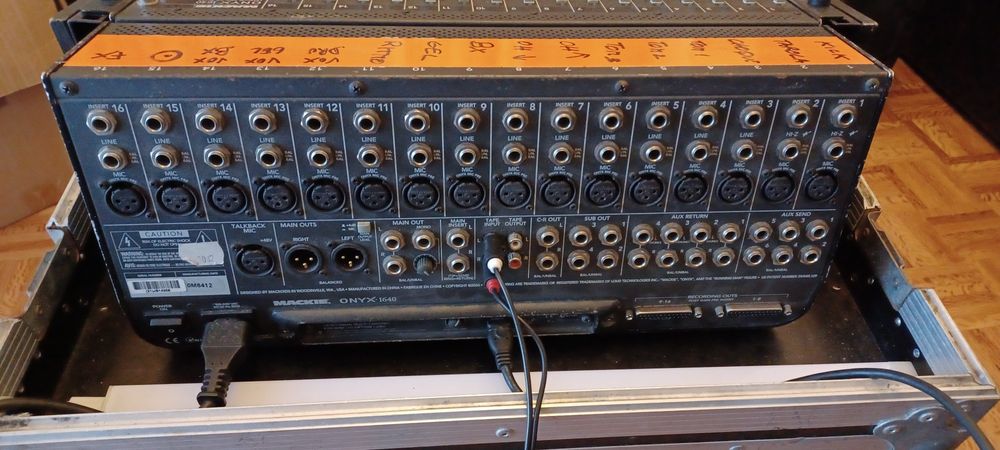 Mesa de Mistura Mackie Onyx 1640 com FireWire e case