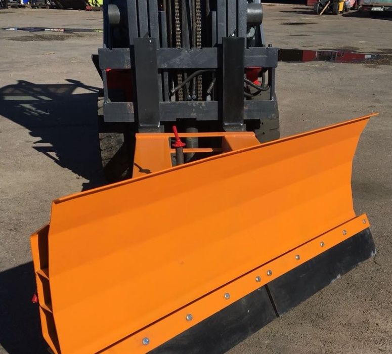 Очисний (Відвал) для вилочних і телескопічних навантажувачів