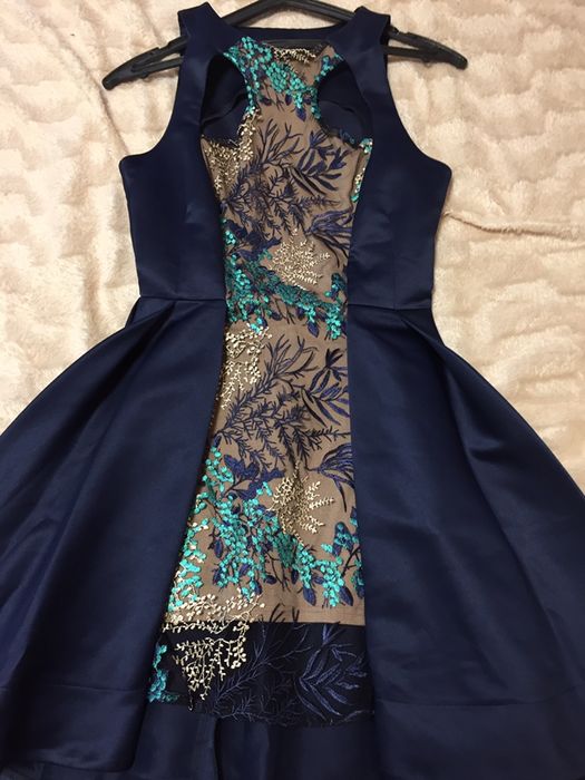 Нарядное платье